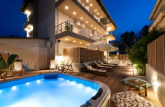Elle Rooms & Suites