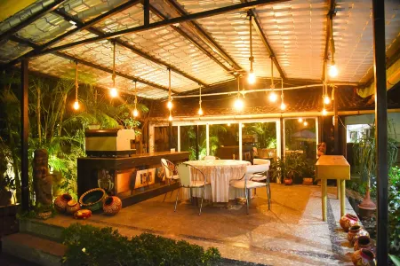 Royal Palms Luxury Service Apartment Отели рядом с достопримечательностью «Ramtek Fort Temple»