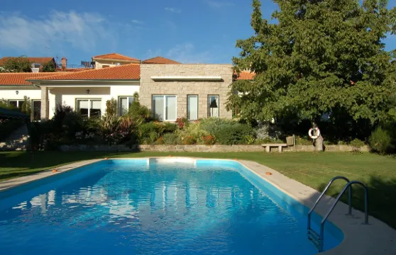 昆塔特里耶羅酒店