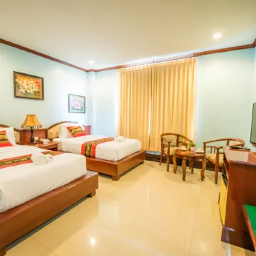 Soubandith Hotel Отели в г. Паксе