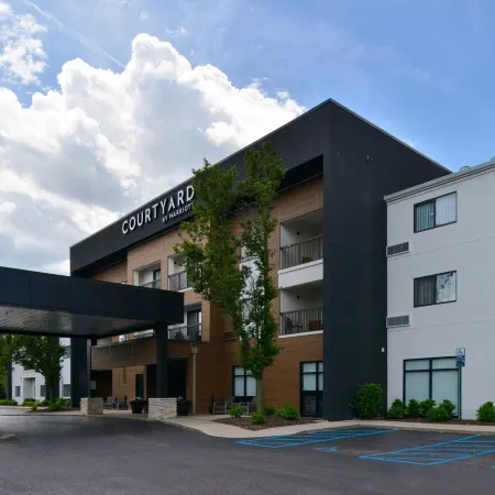 Courtyard Detroit Utica