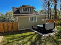 Historic Craftsman, just 8 minutes from downtown Kalamazoo.