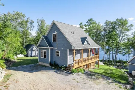 Peaceful & Private Lakefront Home