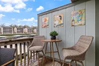 Indoor Pool and Lakeside Views - Chic Escape