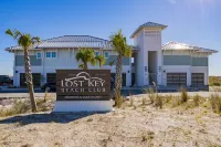 Gourmet Kitchen and Ocean View - Luxurious Beach Resort Escape