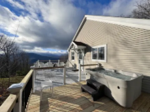 Breathtaking Views and Relaxation Area - Stunning Mountain Retreat