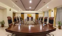 Hotel Saptagiri - parking