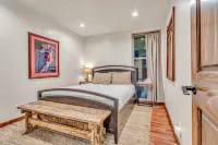 Cozy Living Space and Modern Amenities - Charming Tahoe Getaway