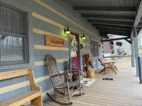 Stunning Game Room and Fire Pit Experience - Cozy Mountain Haven