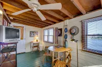 Waterfront home on a sound canal with shallow dock & sunset views - 2 dogs OK