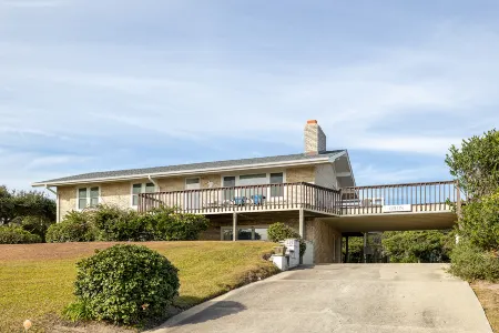 Oceanfront Escape - Elevator, Parking, Internet, Grill