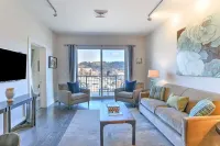 Spacious Condo with Private Balcony and Full Kitchen - Charming Getaway