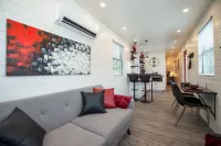 Rooftop Deck and Modern Amenities - Charming Tranquil Haven Hotels in Elm Mott