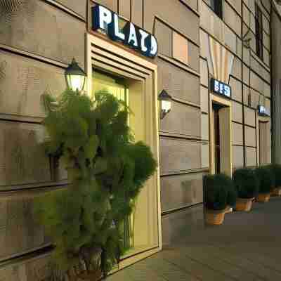 Hotel Plaza Hotel Exterior