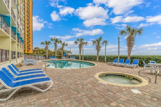 Oversized Balcony and Luxurious Decor - Stunning Oceanfront Retreat