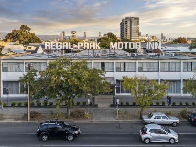 Comfort Inn Regal Park