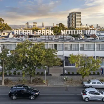 Comfort Inn Regal Park Hotels near Adelaide Zoo