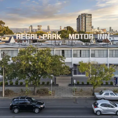 Comfort Inn Regal Park