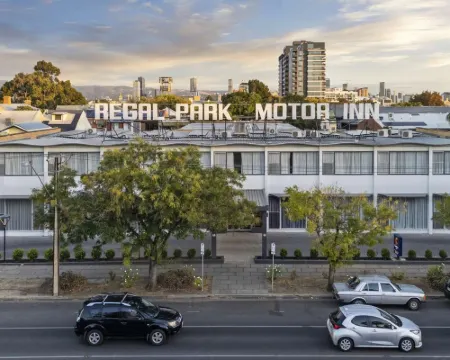 Comfort Inn Regal Park Hotels in North Adelaide