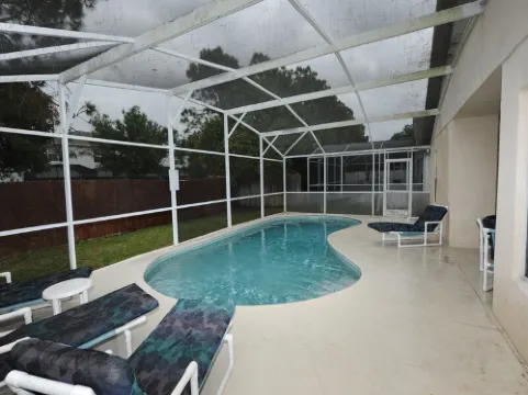 Private Pool and Modern Elegance - Spacious Family Sanctuary