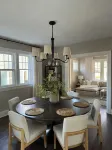 Cozy and accomodating designer home near downtown and McKennan Park - sleeps 10+