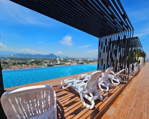 Ipoh Town Horizon Skypool Suites 4-11pax by IWH Suites - 山景