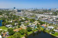 Modern Waterfront Paradise with Heated Pool - Near the Beach & Aventura Mall! - 4-Star