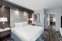 Embassy Suites by Hilton Houston Energy Corridor Hotel dekat Full armor Firearms and Gun Range