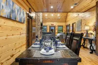 Scenic Mountain Cabin Retreat - Hot Tub, Foosball, Deck Hotels in McCurtain County