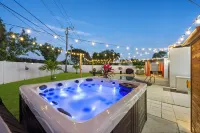 Luxury Recovery Retreat •  Cold Plunge • Sauna • Pool + Arcade Hotels near Woodbine Commons