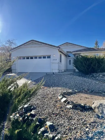 Grand Residence: Spacious Retreat (3 bed/2 bath) Отели в г. Явапаи