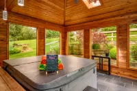 Hot Tub, Gourmet Kitchen and Dock - Luxurious Panoramic Retreat