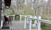 Cottage Near Water Park, Golf and Skiing at Massanutten Resort!