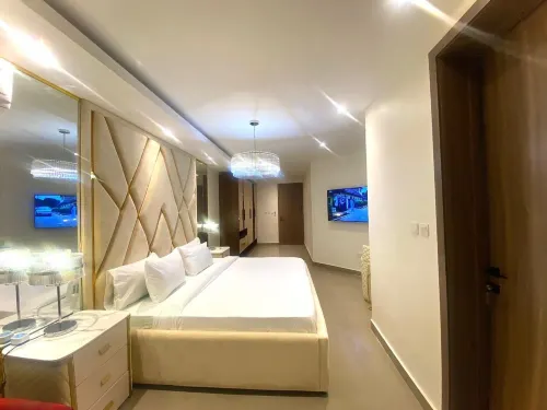 2 Bed Apartment Sleeps 4 - Pool - Free Parking - Ocean View