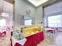 โรงแรมพรอมเมอนาด อูนิแวร์ซาเล - ที่มีสระว่ายน้ำ