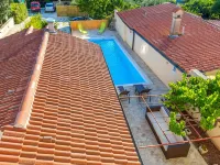 Rustic Holiday Home with Private Pool in the Center of Medulin Near the Beach - Villaer