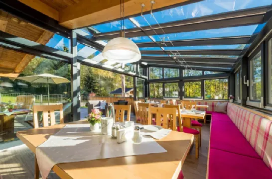 Hotel-Pension Heike Отели в г. Йохберг