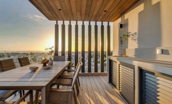 Sanders Olive Shared Pool Apartments