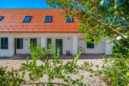 Ferrata Vár Vendégház Отели в г. Чеснек