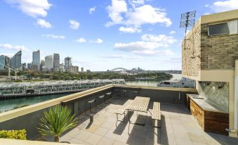 Heart of the City Minutes from Macleay Street