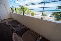 Ocean Front Condo Blue Point Okinawa فنادق في يوميتان