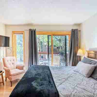 Four Oclock Lodge B06 Rooms