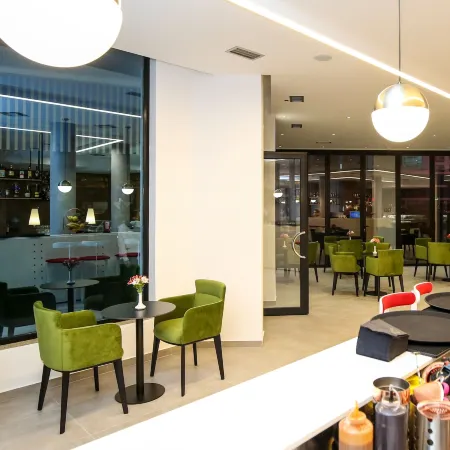 REGINA GARDEN HOTEL