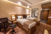 The Grand Ambassador Hoteles cerca de 99
