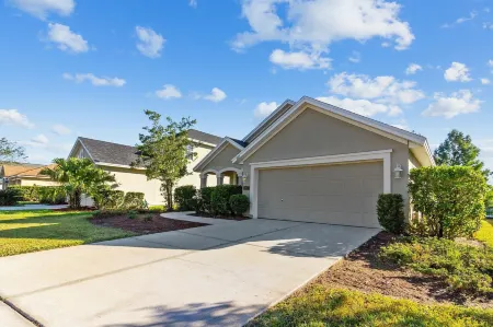 Exquisite Waterfront Retreat - Pet Friendly by RedAwning Отели рядом с достопримечательностью «World Golf Village»