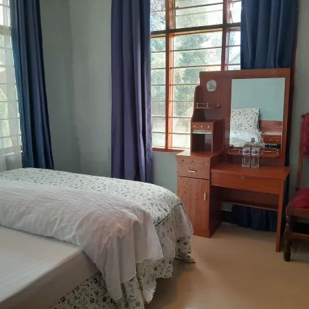 Highland Breeze Avacado Hotel