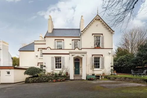 Mossley Hill Retreat