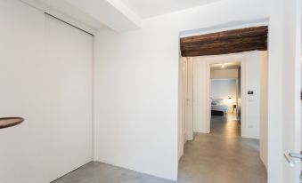 Shades of Como with Private Terrace by Rent All Como