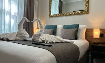 Tudor Court Hotel