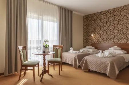 Bursztyn Medical Spa & Wellness Отели рядом с достопримечательностью «Nalu Glamping»